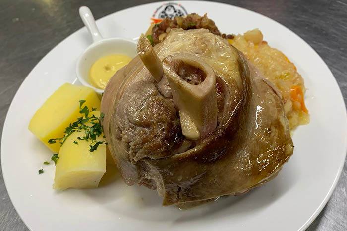 Eisbein with sauerkraut