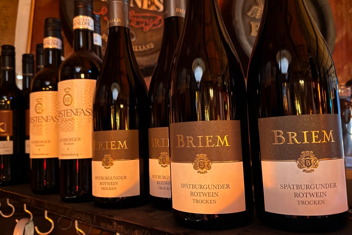 Erlesene Weine im Regal